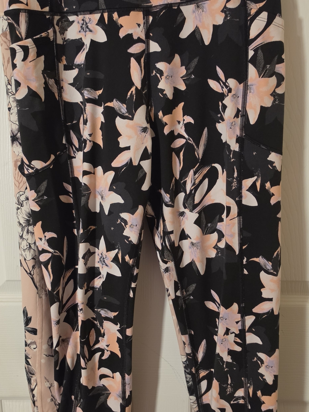Floral Active Leggings in Peach & Black